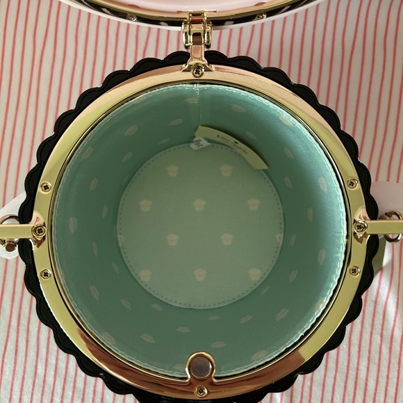 KATE SPADE 2015 CUPCAKE MAGNOLIA BAKERY MINAUDIÈRE SNAKE CHAIN - Picture 4 of 6